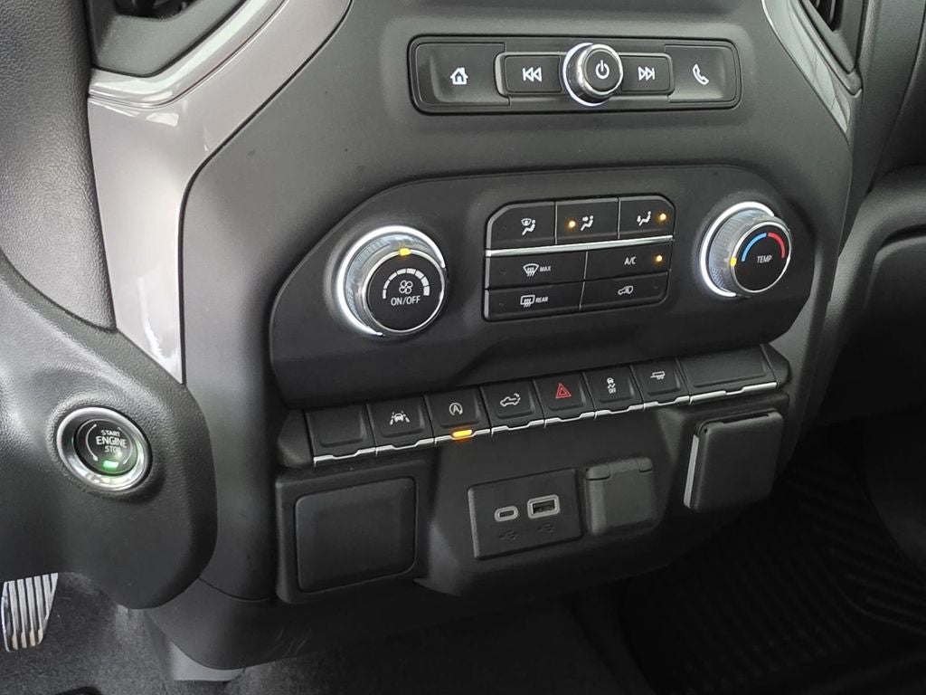 2024 Chevrolet Silverado 1500 Custom