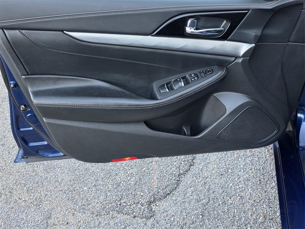 2023 Nissan Maxima SV