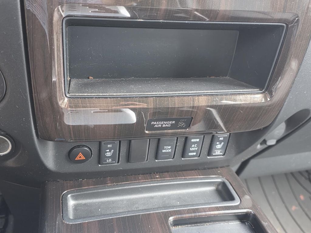 2014 Nissan Titan SL
