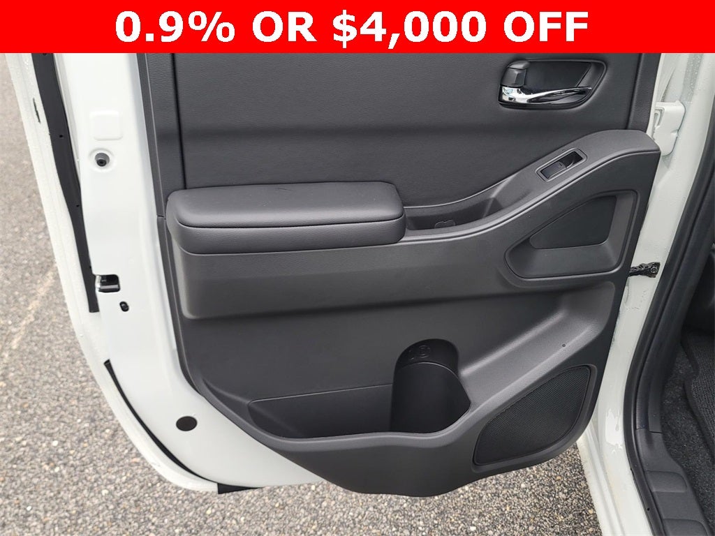 2025 Nissan Frontier SV