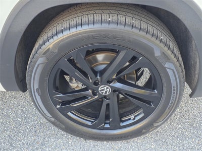 2024 Volkswagen Atlas Cross Sport 2.0T SEL R-Line