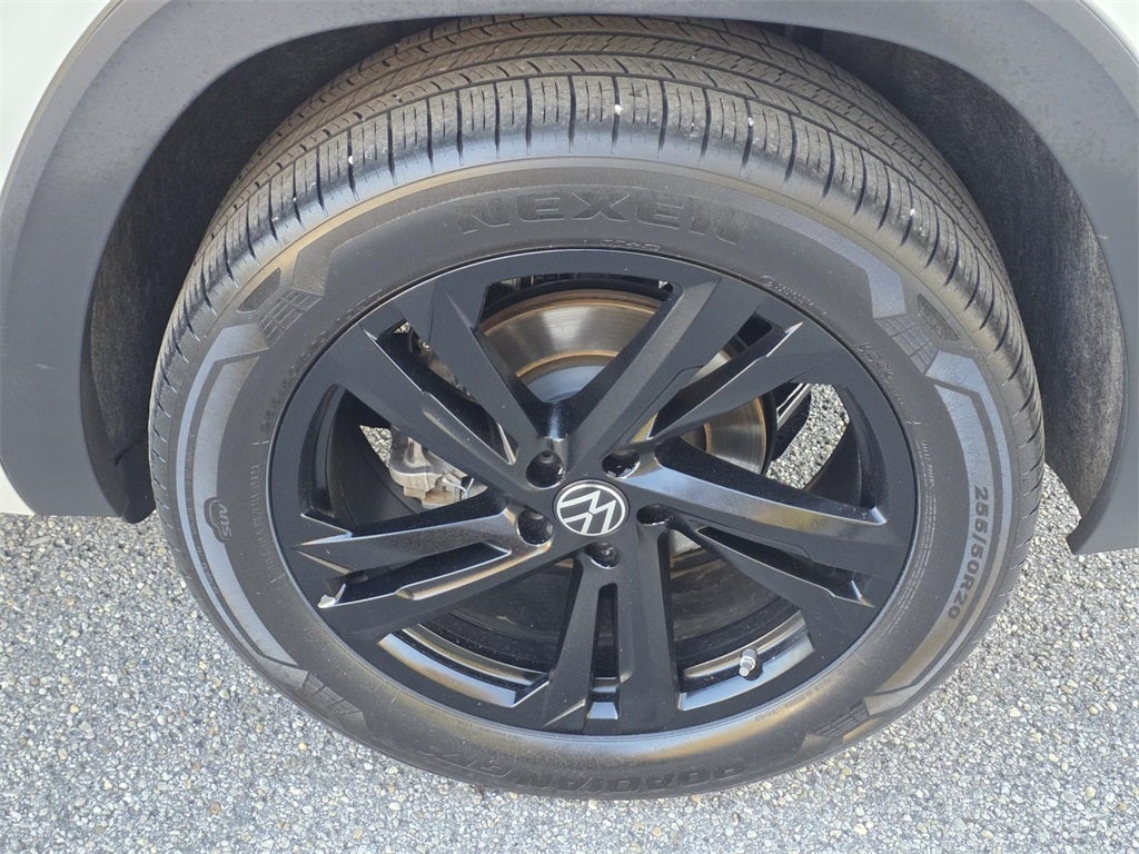 2024 Volkswagen Atlas Cross Sport 2.0T SEL R-Line