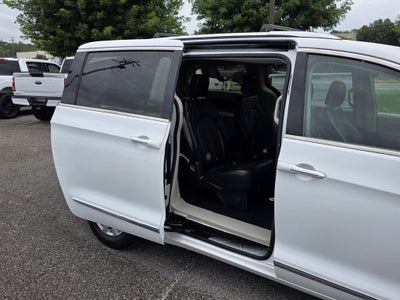 2019 Chrysler Pacifica Touring L
