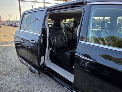 2020 Chrysler Pacifica Touring L