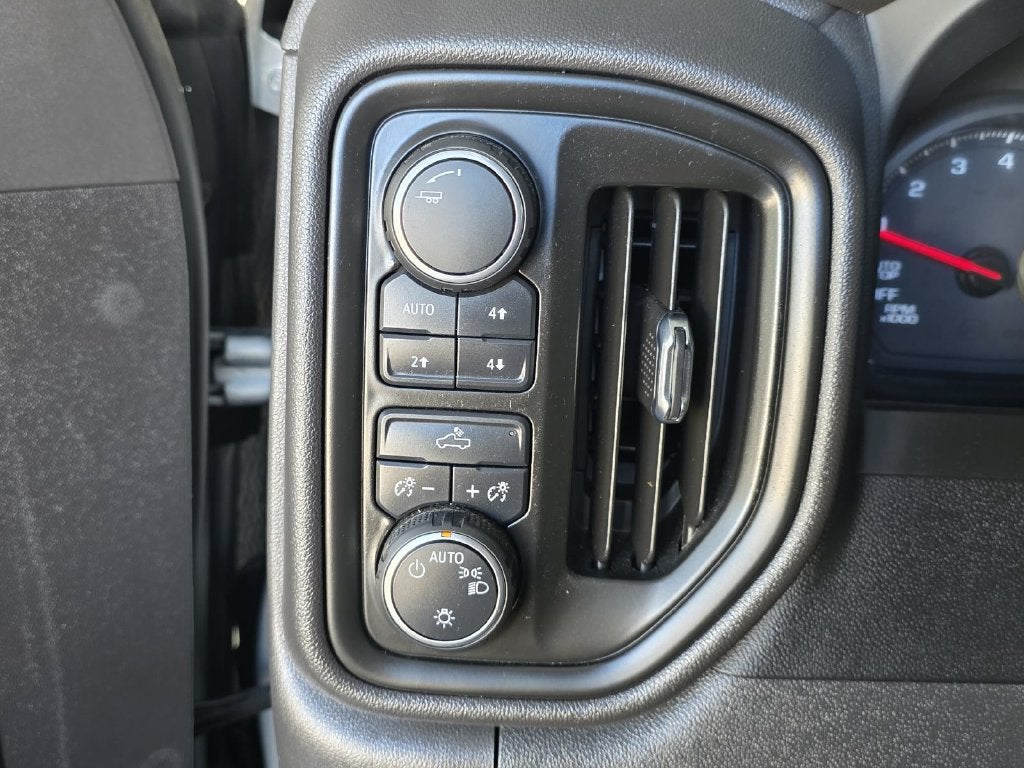 2023 Chevrolet Silverado 1500 Custom Trail Boss