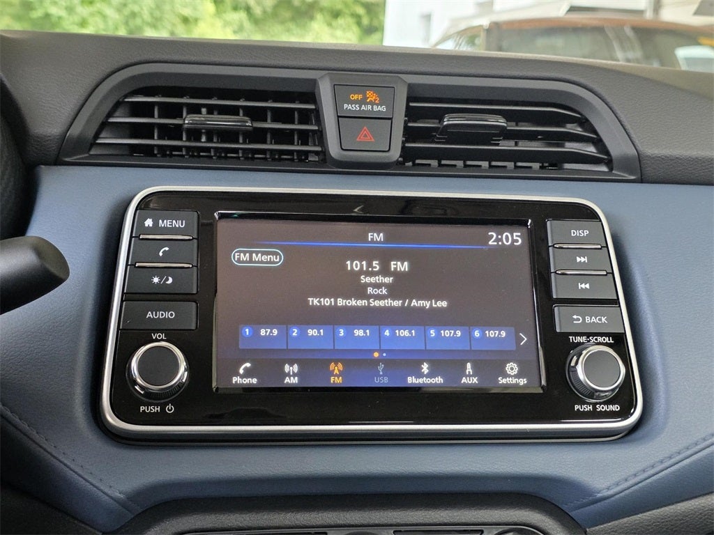 2025 Nissan Versa 1.6 SV