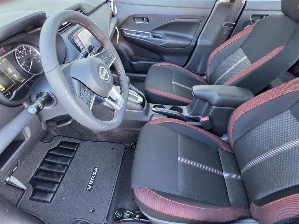 2025 Nissan Versa 1.6 SR