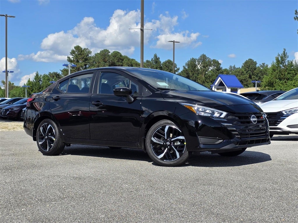 2025 Nissan Versa 1.6 SR