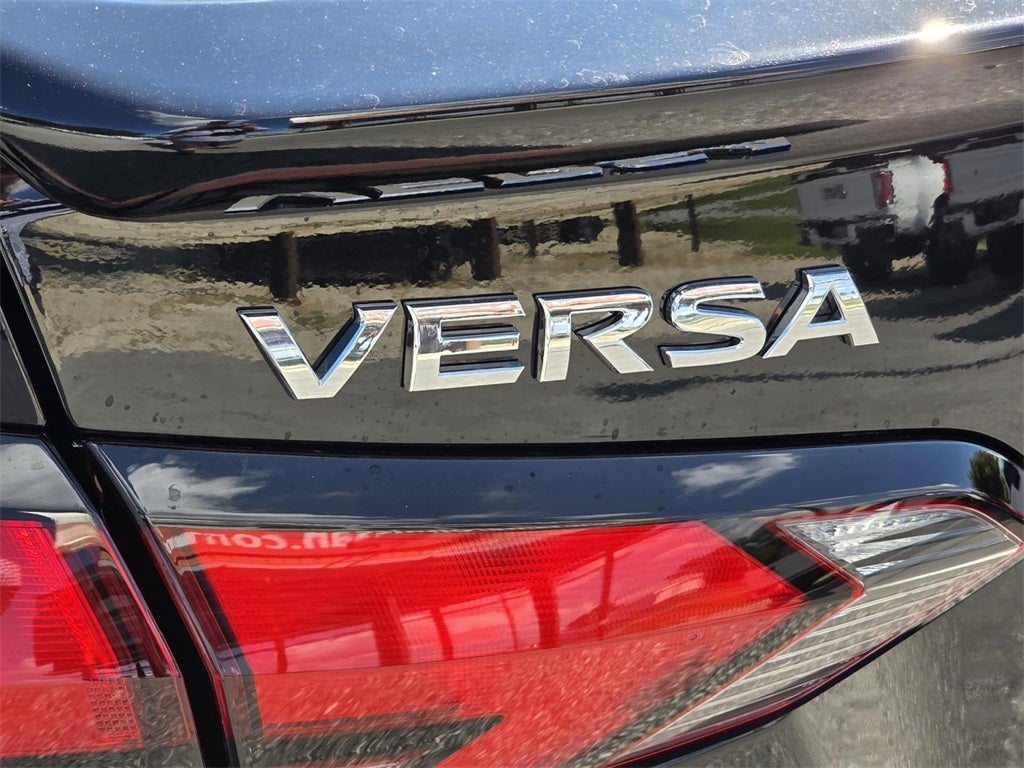 2025 Nissan Versa 1.6 SR