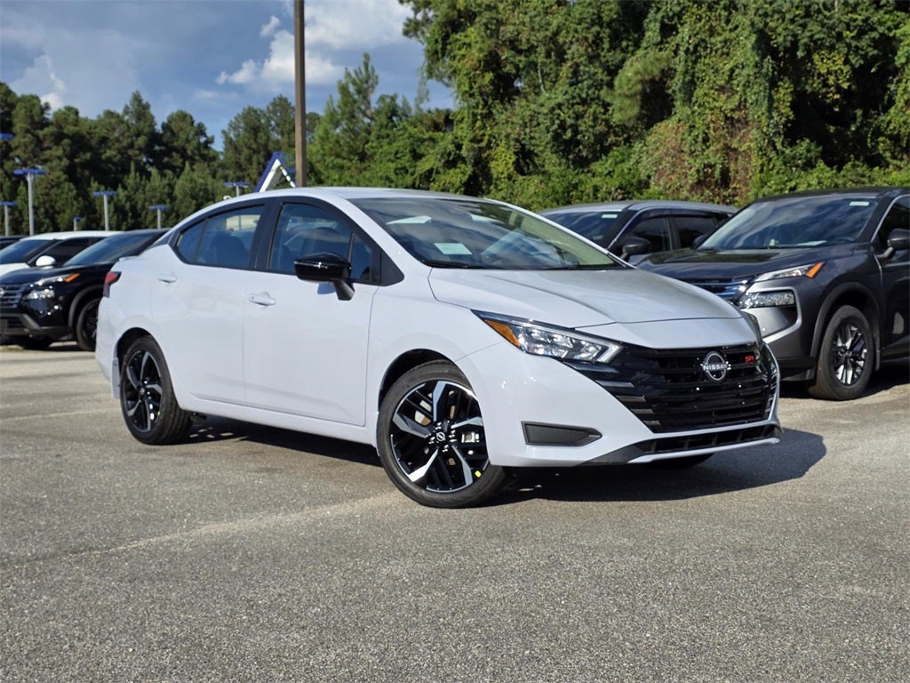 2025 Nissan Versa 1.6 SR