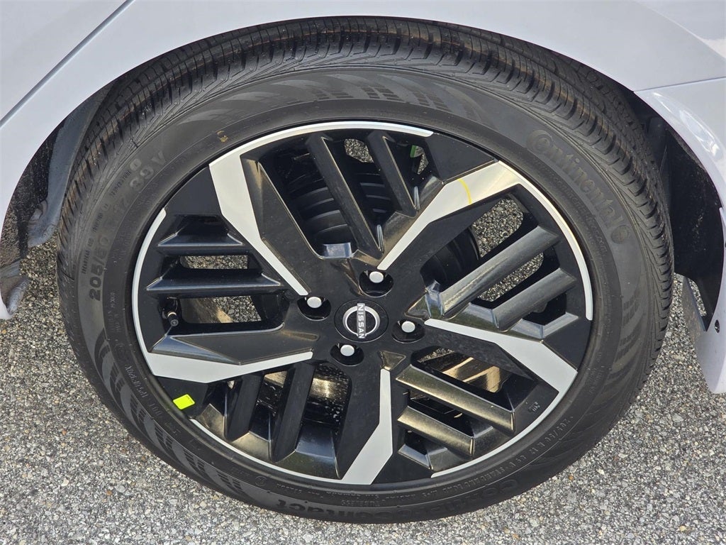 2025 Nissan Versa 1.6 SR