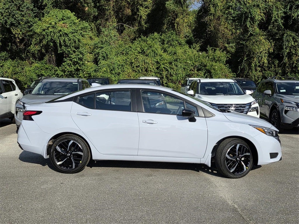 2025 Nissan Versa 1.6 SR