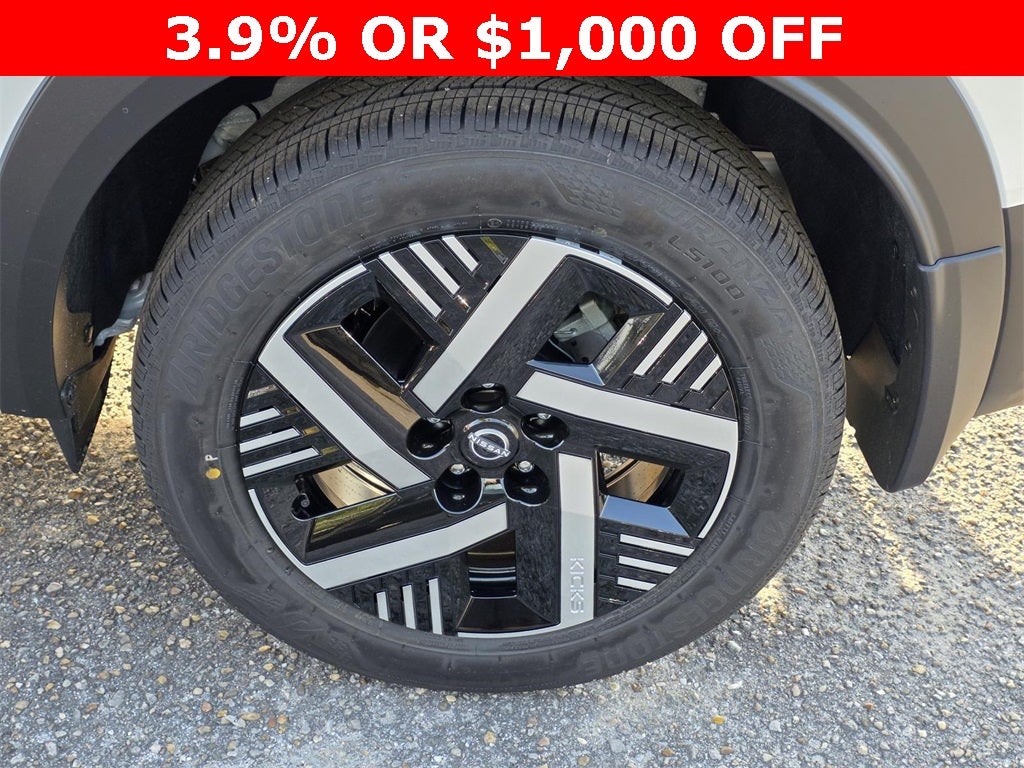 2026 Nissan Kicks SV