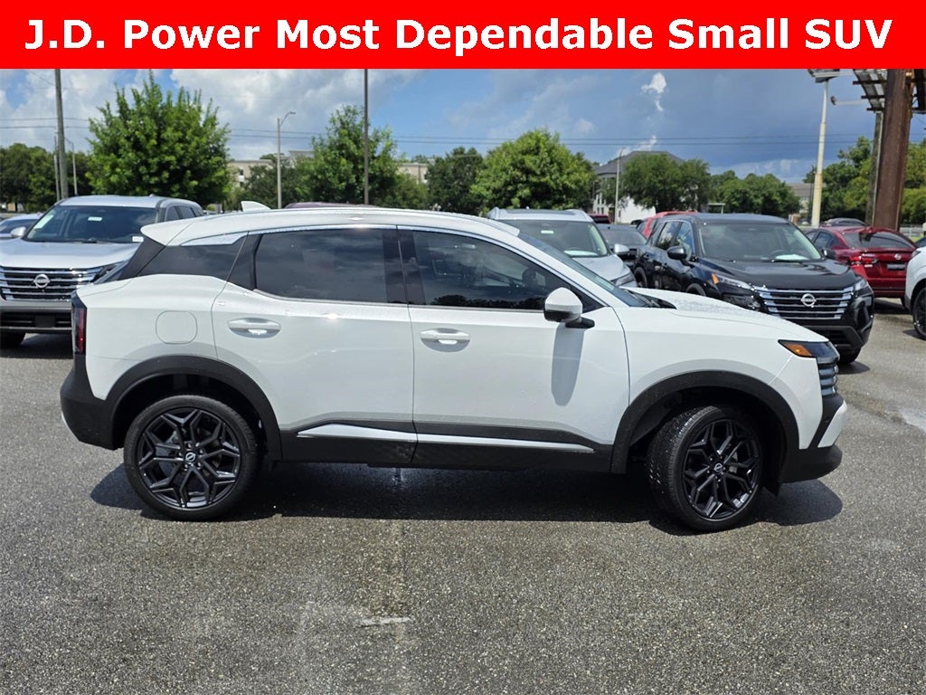 2025 Nissan Kicks SR