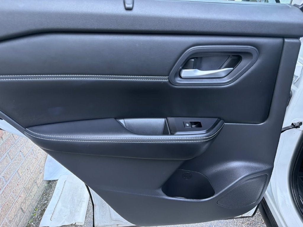 2024 Nissan Rogue SV PREMIUM PACKAGE