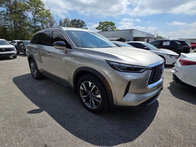 2023 INFINITI QX60 LUXE