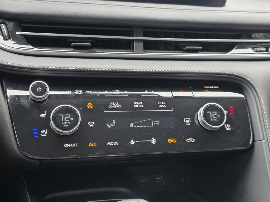 2023 INFINITI QX60 LUXE