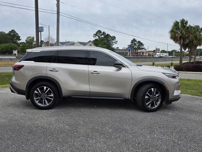 2023 INFINITI QX60 LUXE