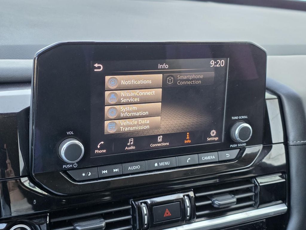 2024 Nissan Pathfinder SV