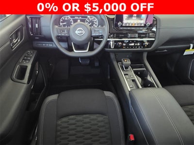 2025 Nissan Pathfinder SV