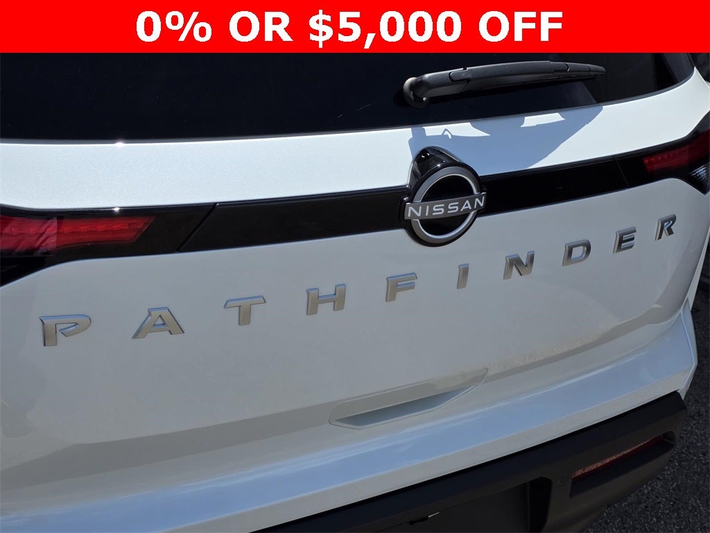 2025 Nissan Pathfinder SV