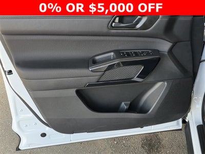 2025 Nissan Pathfinder SV