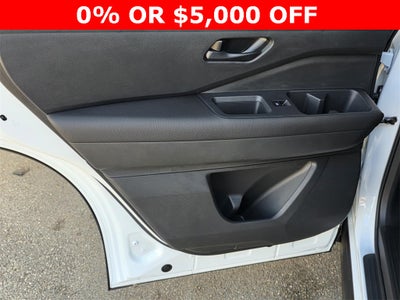 2025 Nissan Pathfinder SV