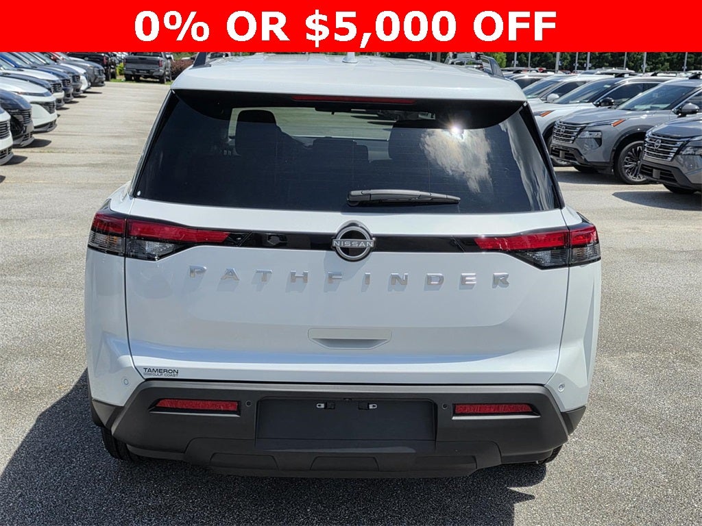 2025 Nissan Pathfinder SV