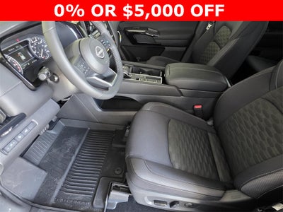 2025 Nissan Pathfinder SV