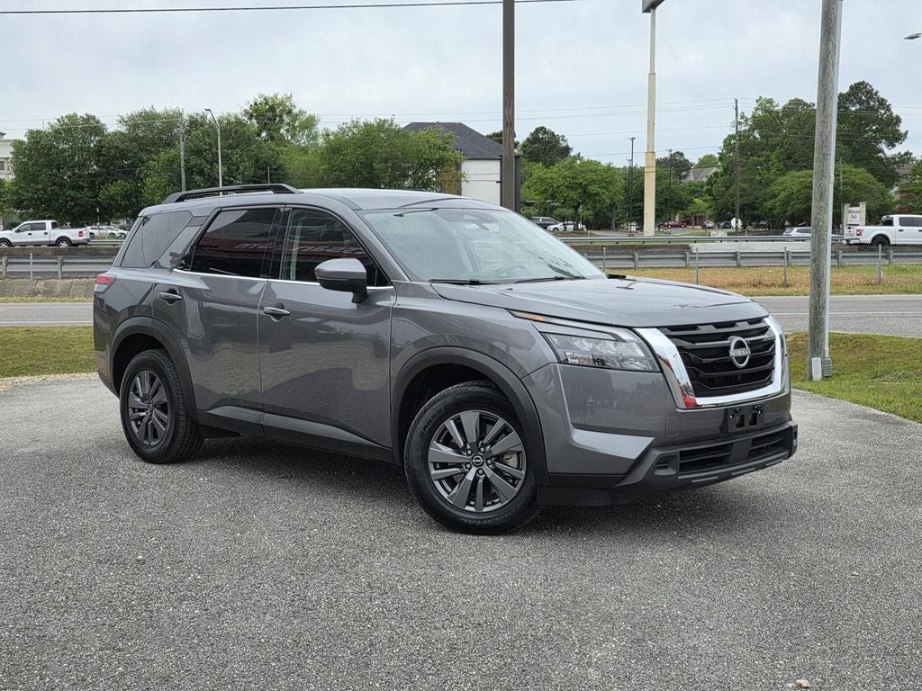 2024 Nissan Pathfinder SV