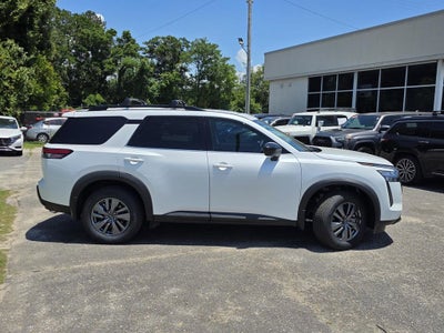 2026 Nissan Pathfinder SV