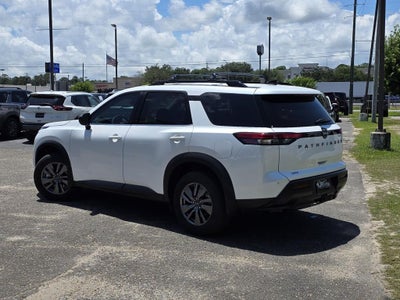 2026 Nissan Pathfinder SV