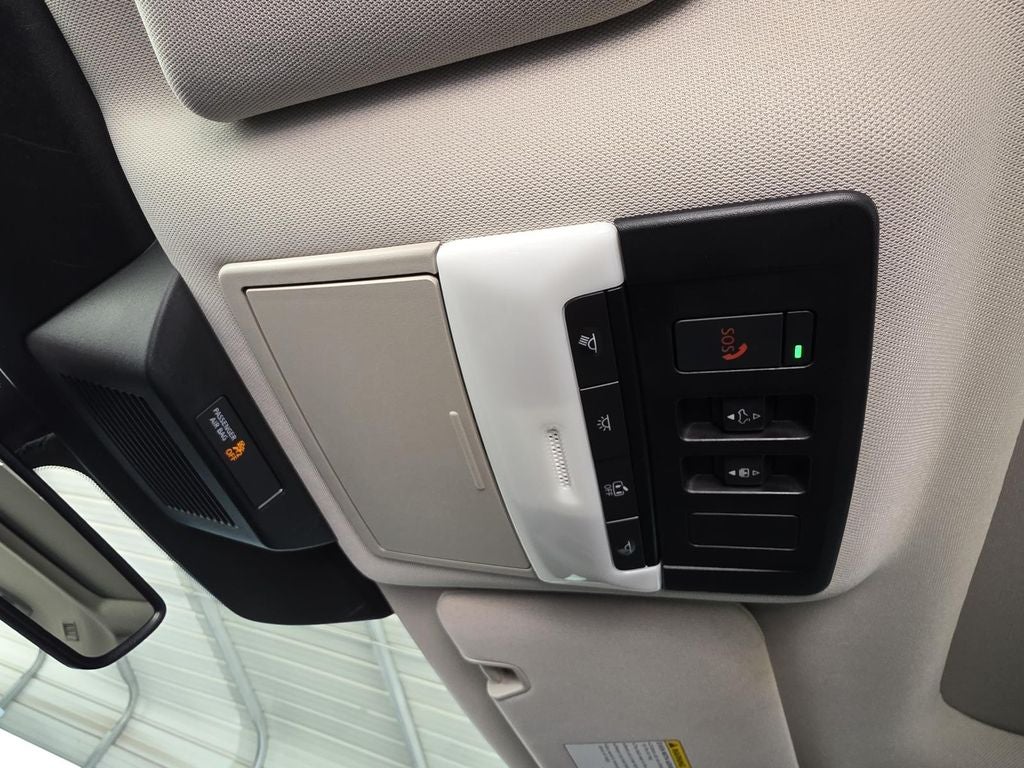 2024 Nissan Pathfinder SL Premium Package