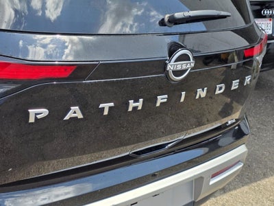 2024 Nissan Pathfinder SL Premium Package