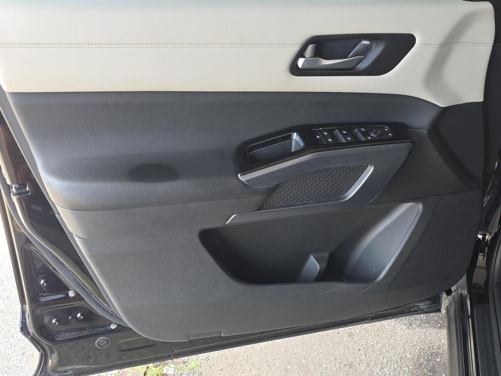 2024 Nissan Pathfinder SL Premium Package