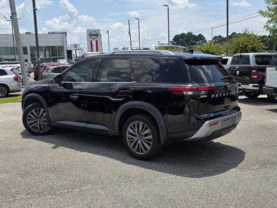 2024 Nissan Pathfinder SL Premium Package