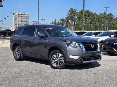 2025 Nissan Pathfinder SL