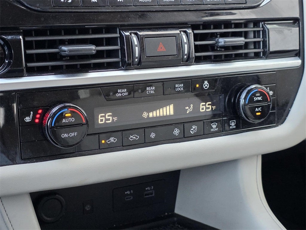 2025 Nissan Pathfinder SL