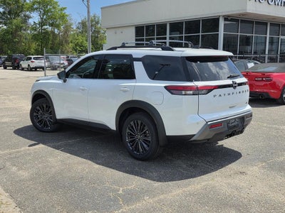 2026 Nissan Pathfinder SL