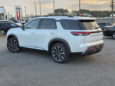 2026 Nissan Pathfinder Platinum