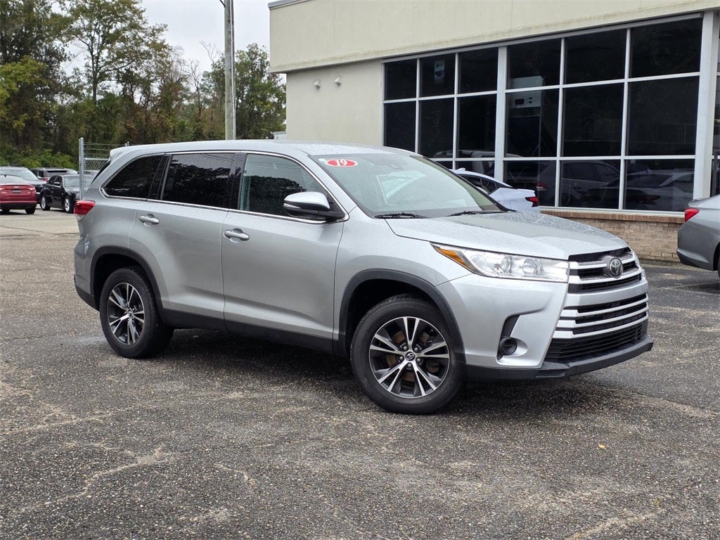 2019 Toyota Highlander LE
