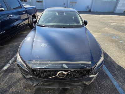 2024 Volvo S60 B5 Plus Dark Theme