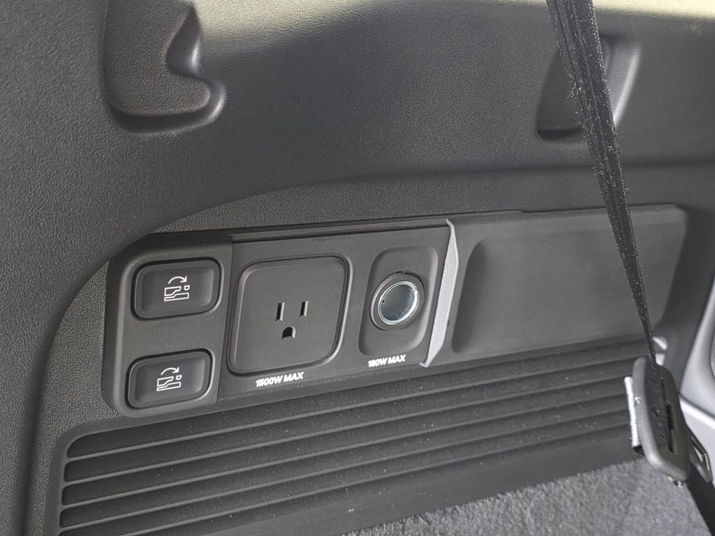 2025 Rivian R1S Adventure Dual Motor Standard Pack