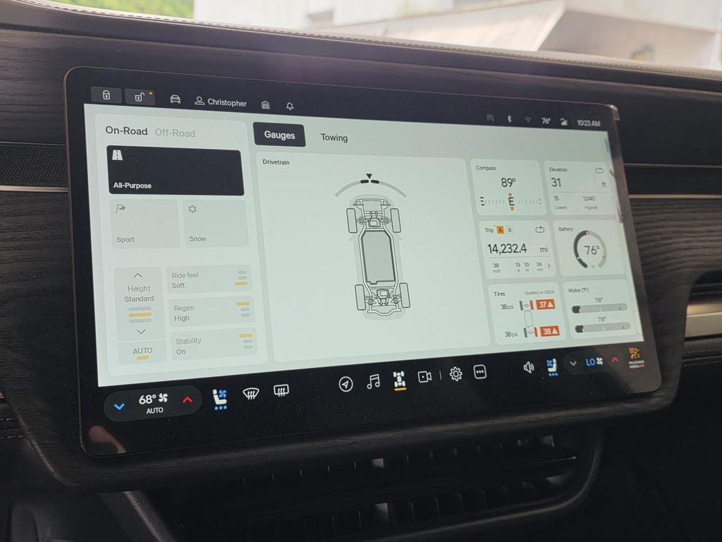 2025 Rivian R1S Adventure Dual Motor Standard Pack