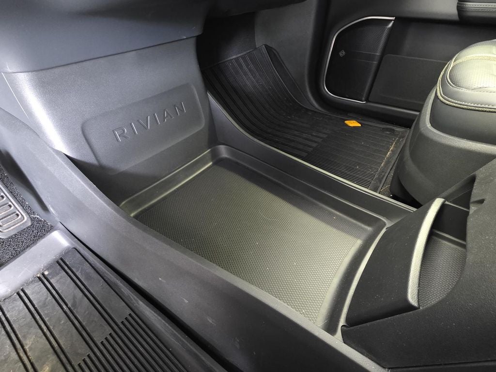 2025 Rivian R1S Adventure Dual Motor Standard Pack