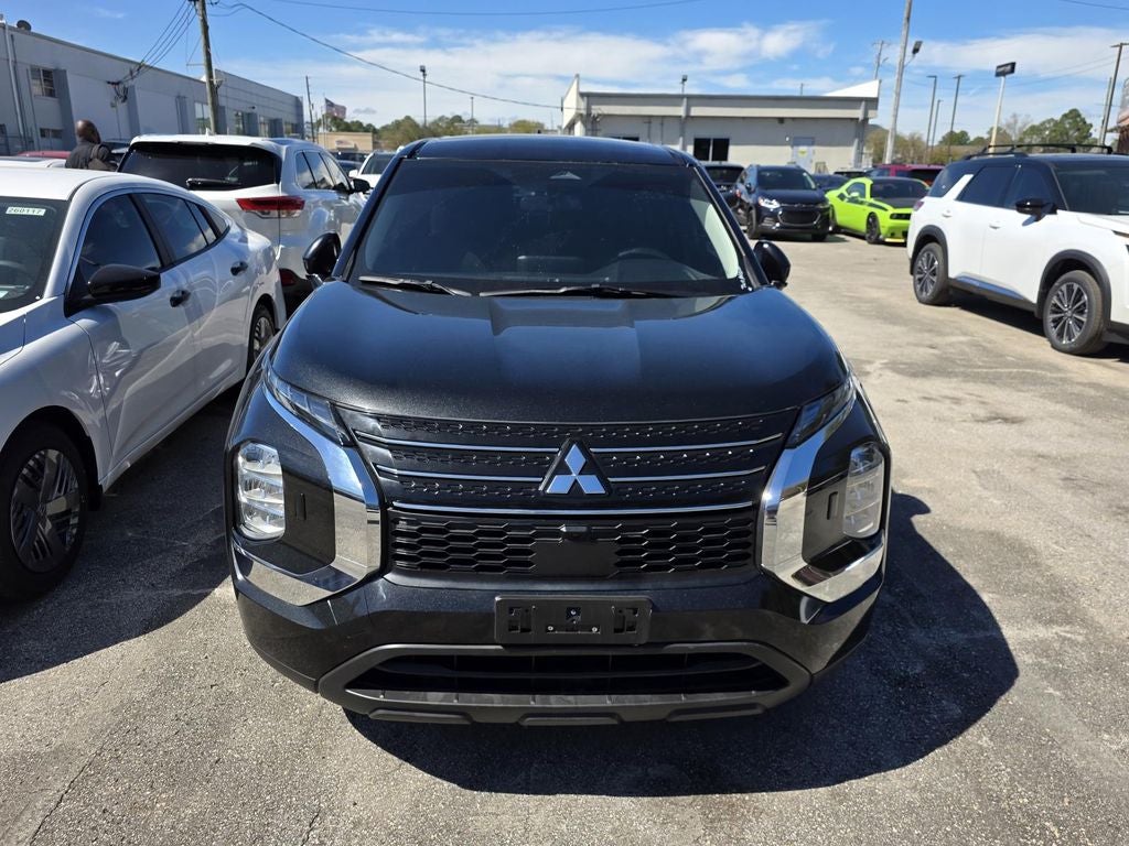 2023 Mitsubishi Outlander ES