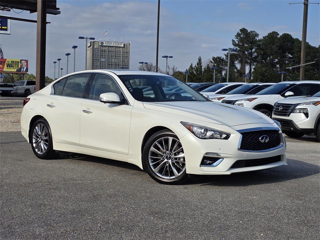 2023 INFINITI Q50 LUXE