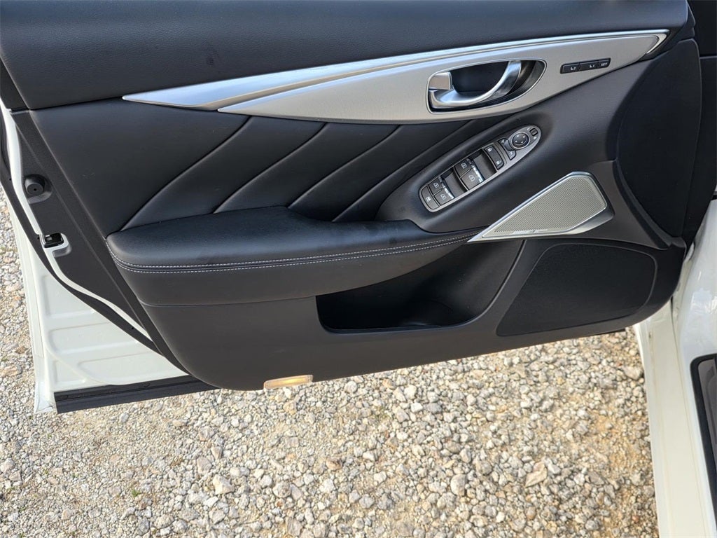 2023 INFINITI Q50 LUXE