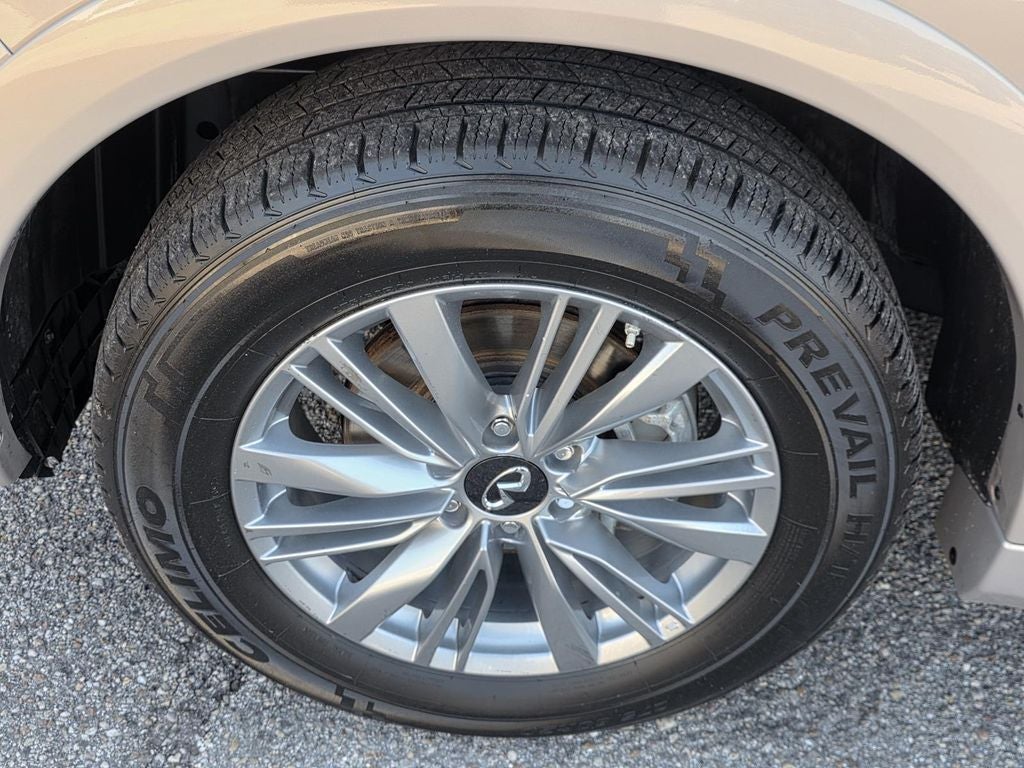 2023 INFINITI QX80 LUXE