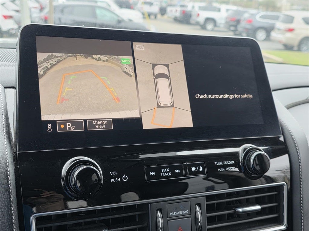 2024 INFINITI QX80 LUXE